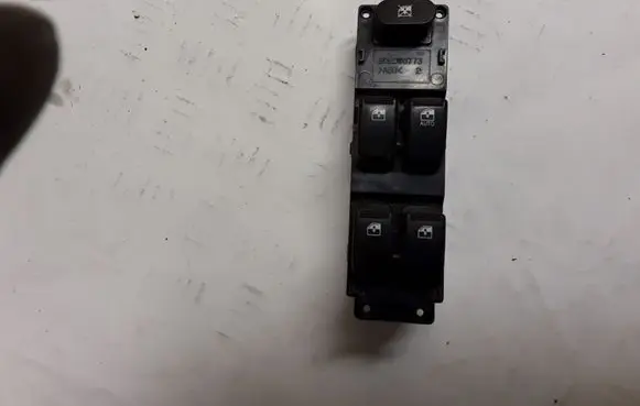 Hyundai i10 Electric window control switch 202006773