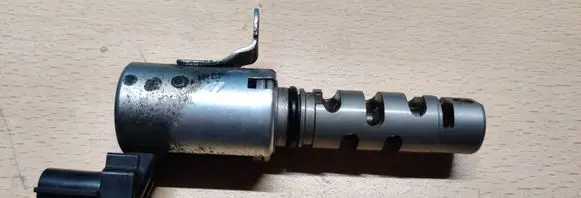 Dodge Caliber Valve oil control 4695AA
