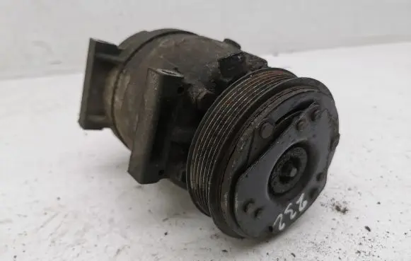 Renault Scenic I Air conditioning (A/C) compressor (pump)