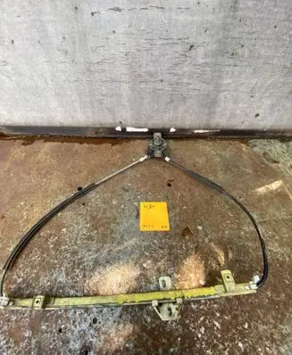 Volkswagen Polo II 86C 2F Front door manual window regulator 