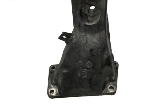 BMW 5 E60 E61 Engine mounting bracket 6761150 22116761150