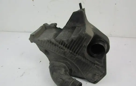 Nissan Micra Air filter box 