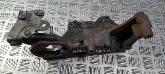 Mazda 6 Engine mounting bracket