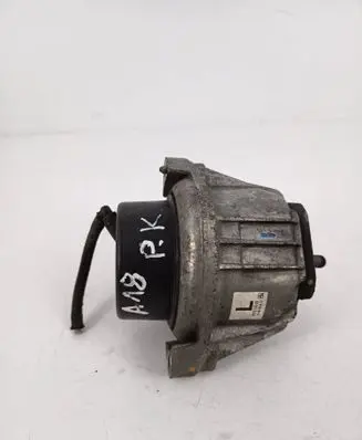 BMW 3 E92 E93 Engine mount bracket 6773742