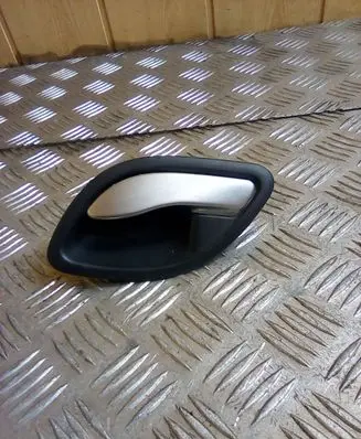 Renault Laguna II Front door interior handle 98007201