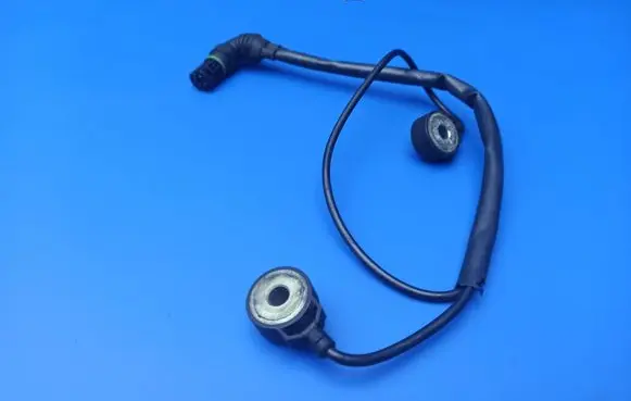 BMW 7 E65 E66 Detonation knock sensor 1709317 0261231136 094304