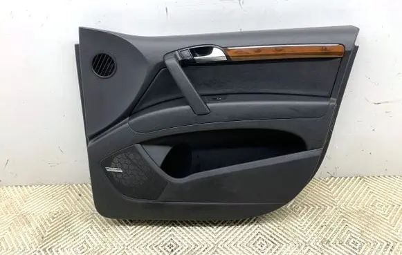 Audi Q7 4L Front door card panel trim