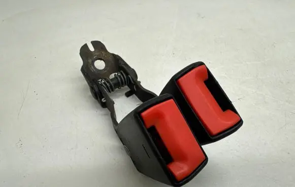 Ford Mondeo Mk III Rear seatbelt buckle 1S71F613K21