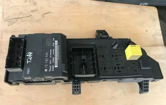 Opel Insignia A Comfort/convenience module 13223679 13193588