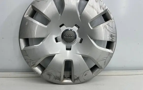 Audi A4 S4 B8 8K R16 wheel hub/cap/trim 8k0601147