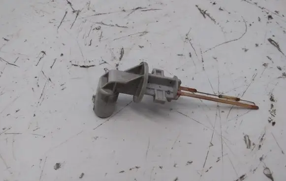 BMW 5 E60 E61 Coolant level sensor 7506601