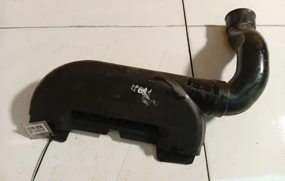 KIA Ceed Air intake duct part 282121H000