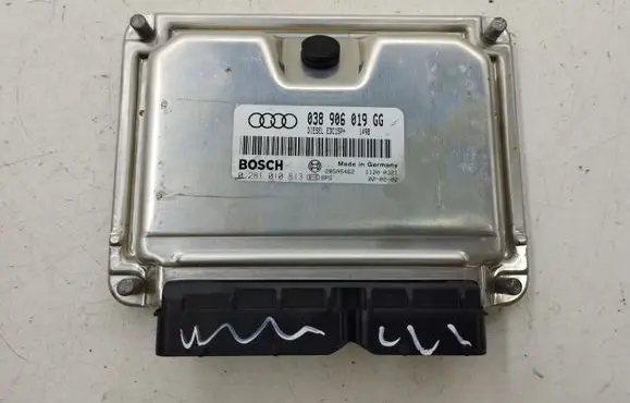 Audi A4 S4 B6 8E 8H Engine control unit/module 038906019GG 0281010813