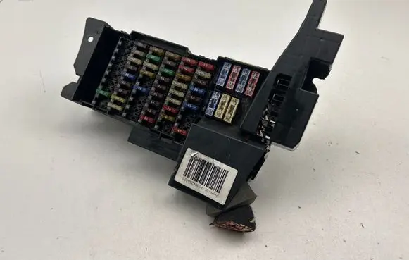 Mercedes-Benz B W245 Fuse module 1695451740