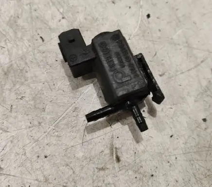 BMW 5 E60 E61 Vacuum valve 72234100