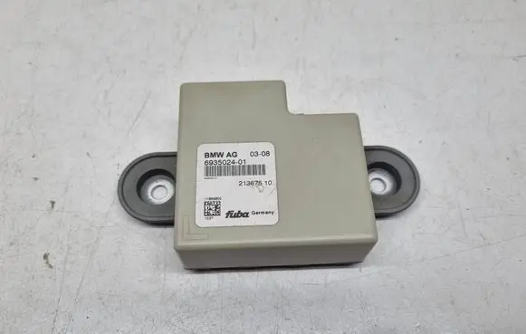 BMW 5 E60 E61 Aerial antenna amplifier 6935024