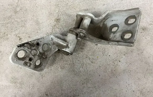 Peugeot Partner Loading door lower hinge 080D19213