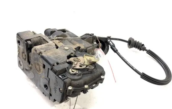 Volkswagen Bora Front door lock