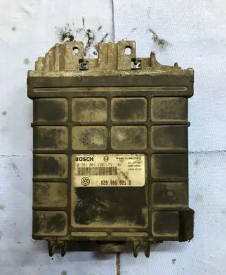Volkswagen PASSAT B4 Engine control unit/module 028906021b