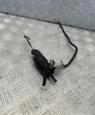 BMW X5 F15 Windscreen/windshield washer pump 7388349