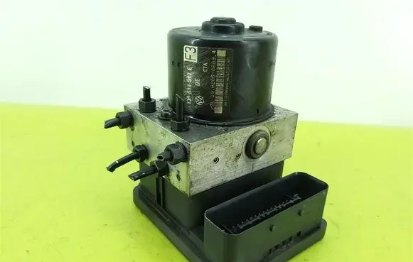 Audi A3 S3 8L ABS Pump 1J0614517E