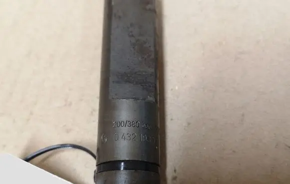 Renault Scenic I Fuel injector 0432193753 7700875036