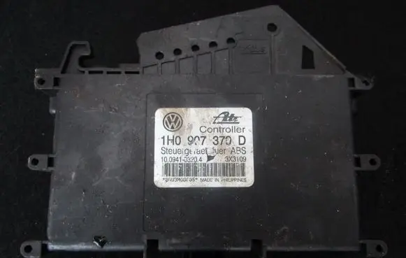 Volkswagen Golf III ABS control unit/module 1h0907370d 10.0941-0320.4