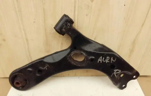 Toyota Auris E180 Front lower control arm/wishbone 65566556