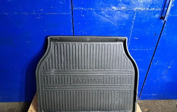 Jaguar XJ X351 Trunk/boot floor carpet liner AW9M130D00AA