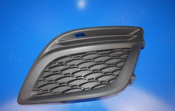 Volvo XC60 Front bumper lower grill 31290657
