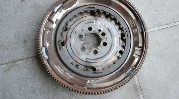 Volkswagen Golf VII Flywheel 105KM