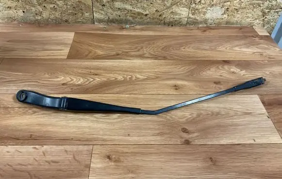 Mercedes-Benz B W245 Front wiper blade arm A1698200140