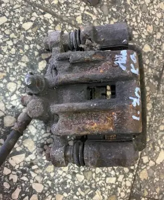 Hyundai i30 Rear brake caliper