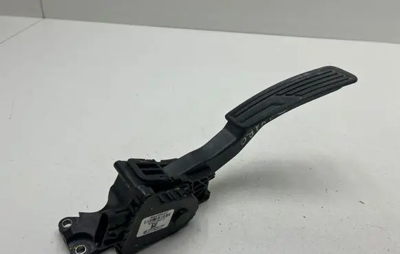 Chevrolet Camaro Accelerator throttle pedal 22741799 B227130513