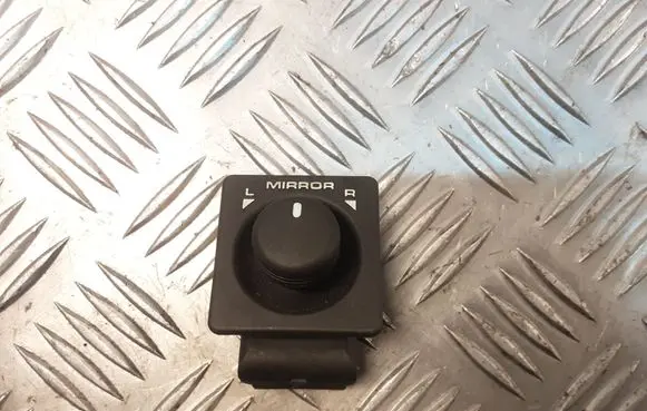 Land Rover Freelander Wing mirror switch AMR2498