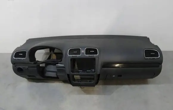 Volkswagen Golf VI Dashboard 