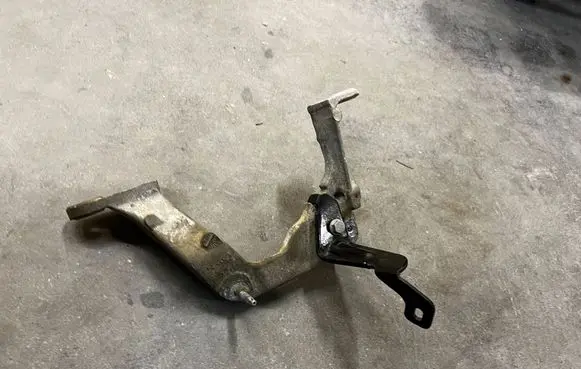 Dacia Dokker Engine mounting bracket 144865409R