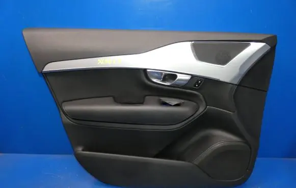 Volvo XC90 Front door card panel trim