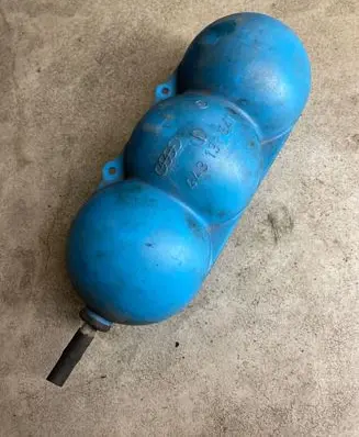 Vacuum air tank