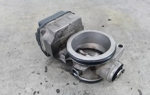Renault Laguna II Throttle body valve 