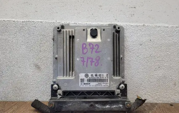 Volkswagen Tiguan Engine control unit/module 03L906022G 0281014262