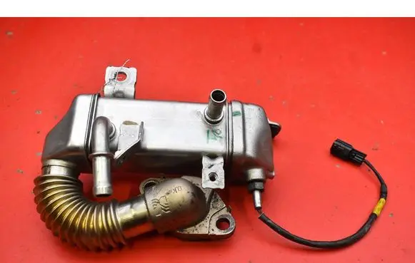 Renault Trafic I EGR valve cooler 147350678R