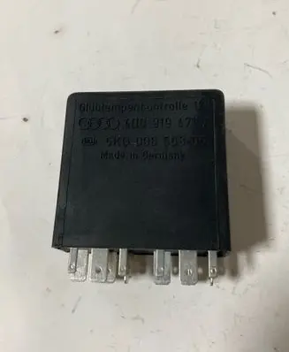 Audi TT Mk1 Other relay 4B0919471A 5KG00656805