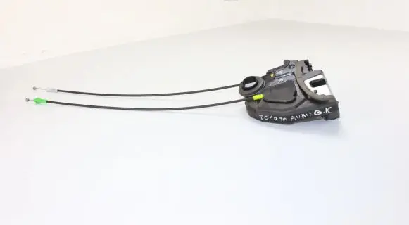 Toyota Auris E180 Rear door lock A084219