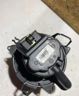 Renault Captur Heater fan/blower 5R5833500