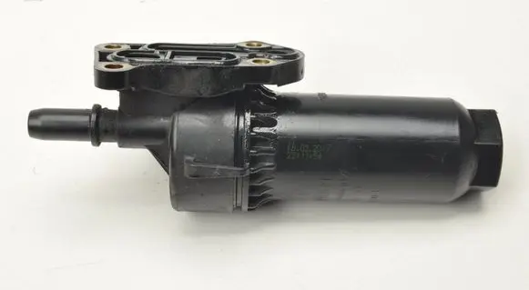 Volvo C70 Oil filter mounting bracket 7M5R6C631AD