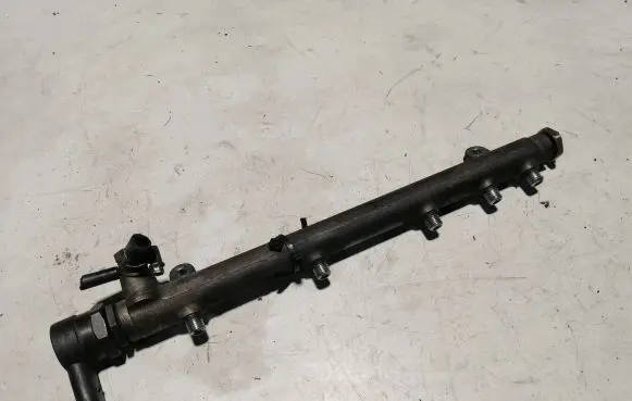 Mercedes-Benz Vito Viano W639 Fuel main line pipe A6110700395 0445214038 A6110780449