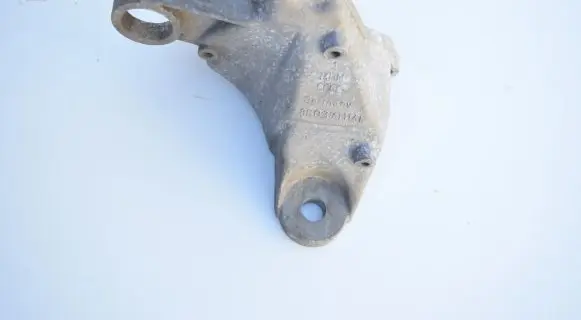 Audi A4 S4 B5 8D Engine mounting bracket 8D0399114L