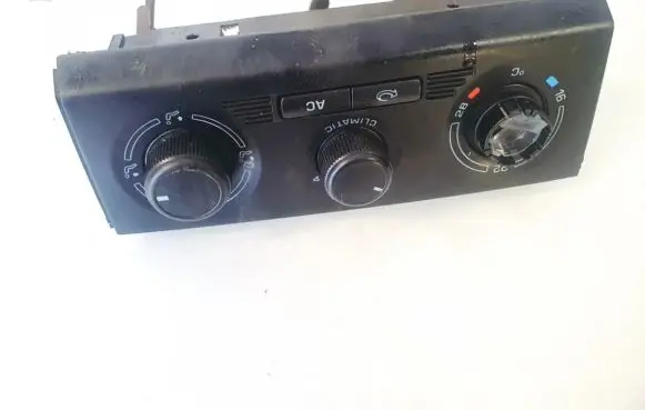 Skoda Praktik (5J8) Climate control unit 5j0820045 90151369
