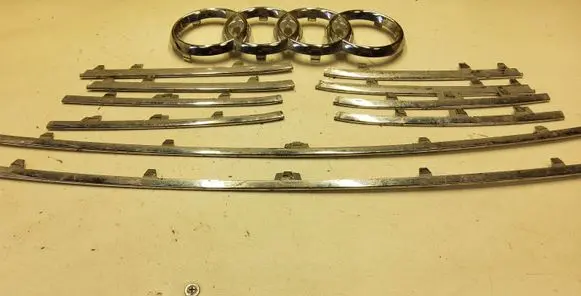Audi A8 S8 D4 4H Front bumper upper radiator grill